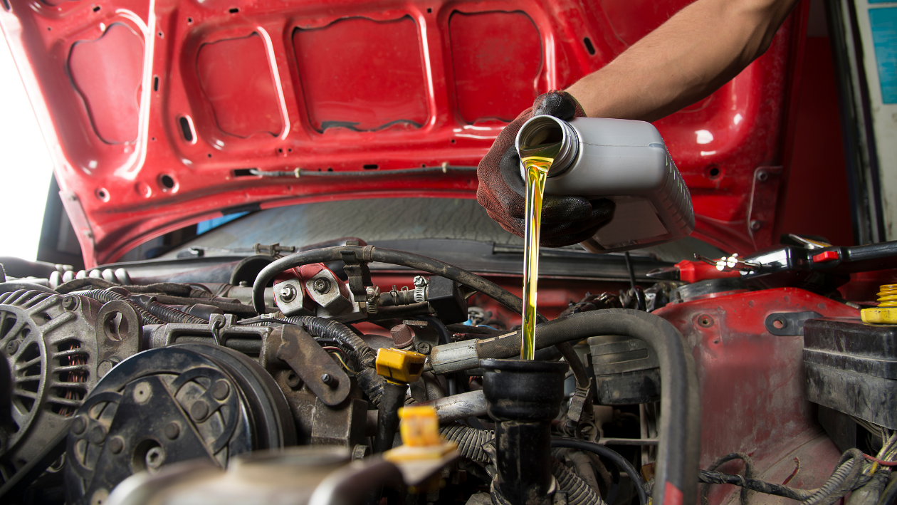 Difference Between Synthetic and Conventional Oil